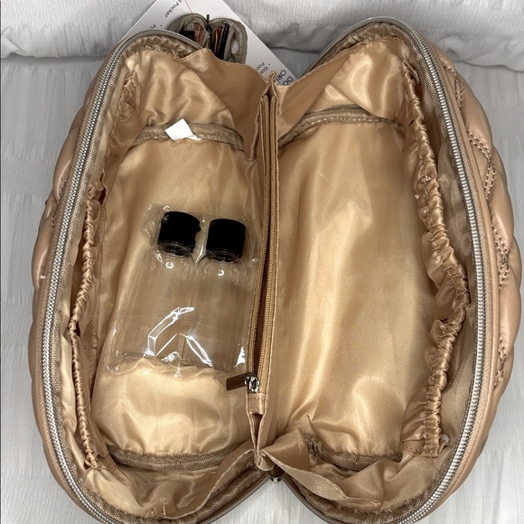 NWT Joan & David Bubble Diamond Quilted Dopp Kit Toiletry Organizer - Picture 7 of 15